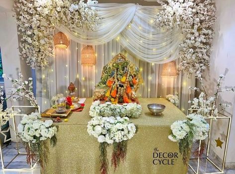 All White Backdrop, Flower Decoration For Ganpati, Silk Kurti Designs, Ganpati Decoration At Home, Kitty Party Games, Flower Garland Wedding, Decoration For Ganpati, Ganpati Decoration Design, Ganpati Decoration