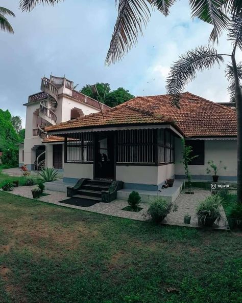 Manduva Logili Houses, Cluster Housing, Small House Design Kerala, Kerala Traditional House, House Architecture Styles, Kerala Home, Kerala House, House Wall Design, House Interior Design Styles