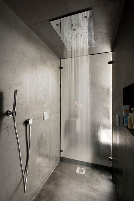 Modern Shower Tile, Modern Shower Design, Ceiling Shower Head, Contemporary Victorian, Waterfall Shower, Faucet Bathroom, Shower Panel, Shower Storage, Spa Shower