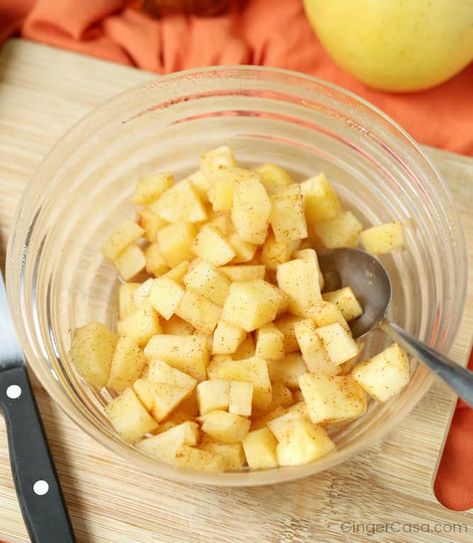 Low Calorie Stew, Best Low Calorie Snacks, Macro Snacks, Microwave Apples, Calorie Snacks, Apple Snacks, Microwave Snacks, Baby Foods, Healthy Snack Options