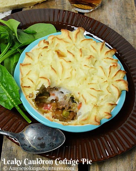 Amy's Cooking Adventures: Leaky Cauldron Mini Cottage Pie Beef And Guinness Pie, Easy Ground Beef Casseroles, Cottage Pie Recipe, Shepherds Pie Recipe, Potato Toppings, Parmesan Potatoes, Ground Beef Casserole, Braised Short Ribs, Cottage Pie