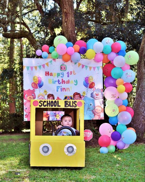 Cocomelon Photoshoot, Cocomelon 1st Birthday, Bus Photoshoot, Birthday Cocomelon, The Wheels On The Bus, Themed Photoshoot, 1st Birthday Photoshoot, Wheels On The Bus, The Bus