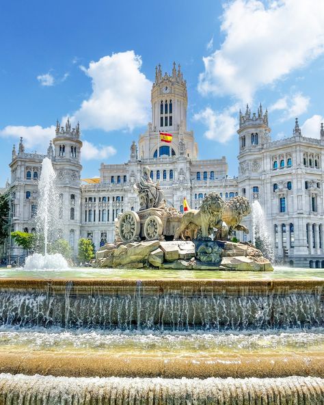 Gothic Architecture Drawing, World Tourism Day, Visit Madrid, Madrid City, Tourism Day, San Blas, Car Rentals, Green Park, Historical Landmarks