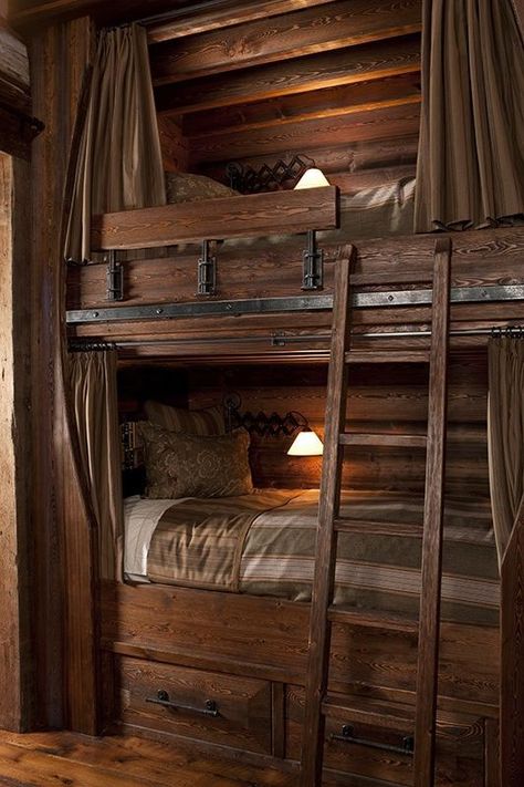 Obsession Rustic Bunk Beds, Bunk Bed Rooms, Casa Hobbit, Triple Bunk Beds, Bunk Beds Built In, Built In Bunks, Bunk Rooms, Cool Bunk Beds, Bunk Bed Designs