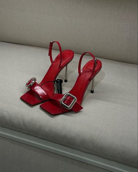 Jacquemus Heels, Jacquemus Shoes, Clown Shoes, Cute Shoes Heels, Wardrobe Room, Heels Red, Fancy Shoes, Red Heels, Cute Shoes