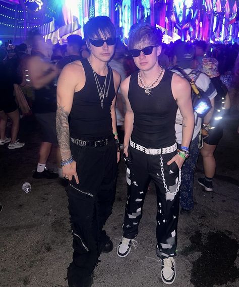 Sam And Colby Fanfiction, Silly People, Tara Yummy, Trap House, Love Sam, Fangirl Problems, Colby Brock, Sam And Colby, Hottest Guy Ever