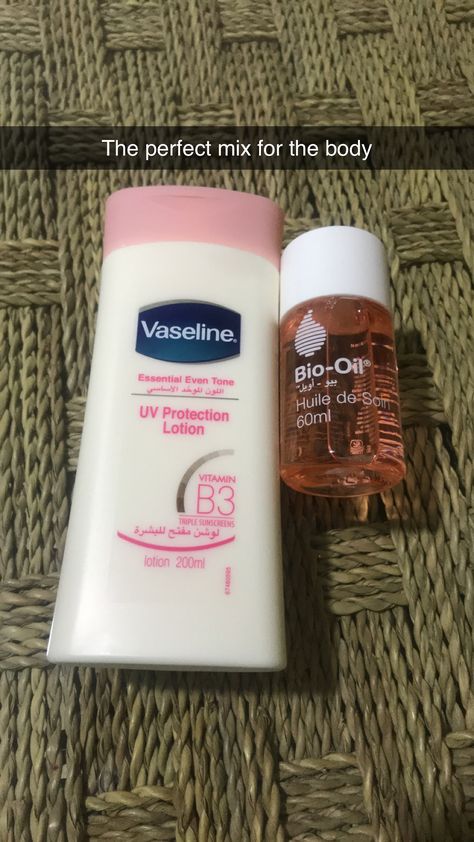 Bio oil / vaseline Bio Oil Skin Care Routine, Vaseline Oil, Bio Oil Before And After, Oil Skin Care Routine, Vaseline Lotion, Bio Oil Skin, Face Yoga Facial Exercises, Body Hygiene, Hygiene Care