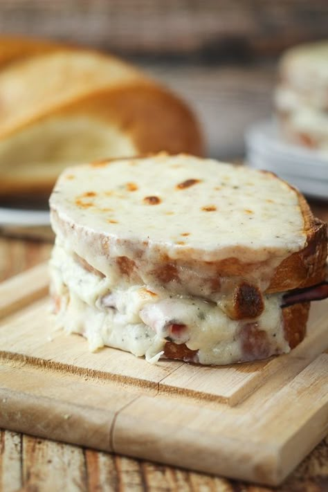 Croque Monsieur, a French cheese sandwich with ham that is slathered with delicious bechamel sauce for a satisfying meal! Easy French Recipes, Ham And Cheese Sandwich, Ham Cheese, French Cooking, Chapati, Cheese Sandwich, Soup And Sandwich, Cheese Sandwiches, French Food