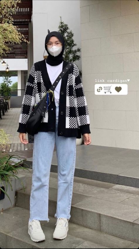 Cardigan Outfit Hijab Casual, Style Cardigan Hijab, Knitwear Cardigan Outfit Hijab, Outfit Cardigan Hijab, Knitwear Fashion Hijab, Outfit Jeans Hijab, Ootd Sweater Hijab Casual, Cardigan Hijab Outfit, Ootd Knitwear Hijab