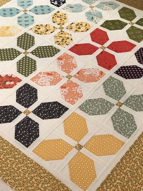 X Block Quilts, Etsy Quilt Patterns, Quilts Made With 30s Prints, Flower Girl Quilt Pattern By Moda, Flower Pattern Quilt, Free Flower Quilt Patterns, Swoon Quilt Block Pattern Free, Flower Blocks For Quilts, Intermediate Quilt Patterns