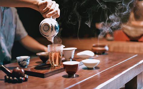 There are many different ways of making Vietnamese tea. In this article, we will guide you on how to make a best cup of tea in Vietnamese style! Vietnamese Tea, Lime Tea, Making Iced Tea, Lotus Tea, Sour Taste, Types Of Tea, Lemon Tea, Oolong Tea, Vietnamese Recipes