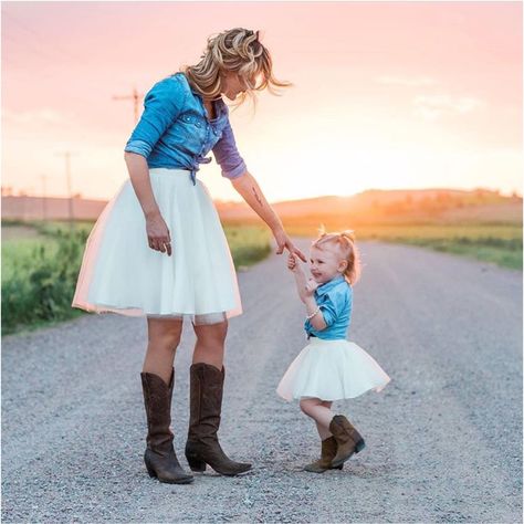 Cowboy boots and tulle skirts... Mommy and Me Ashley Tulle Skirts by Bliss Tulle // Photography: Sarah Ann Photography Tulle Skirt And Cowboy Boots, Mommy And Me Photo Shoot Outfits, Cowgirl Birthday Outfit, Vestidos Country, Mommy Daughter Pictures, Mommy Daughter Photos, Mommy And Me Photo Shoot, Mom Daughter Outfits, Mother Daughter Photos