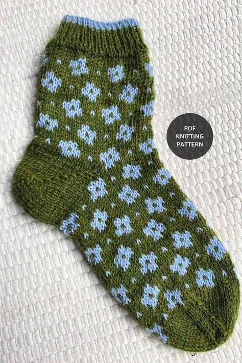 Ditzy Floral Socks Knitting Pattern: Unisex Socks with a Floral Touch Ivy Knitting Pattern, Diy Knit Clothes, Knit Socks Colorwork, Mini Skein Knitting Patterns, Colorwork Socks Pattern, Knitting Colorwork Chart, Knitting Scraps, Garter Stitch Knitting Patterns, Colorwork Knitting Charts