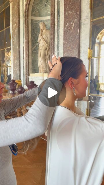 Ch’aska Maximiliana Catharina Monica Kroes on Instagram: "The highly requested hair tutorial on how to do a French roll 

-

#women #girls #womanhood
#womanempowerment #girlssupportgirls #howilovebeingawoman #whatwasimadefor #foryou #humanbeing #fp #barbie #trending #frenchtwisthair #paris" Parisien Hairstyles, French Tuck Hair, French Roll Hairstyle Tutorials, How To Do A French Twist, French Bun Hairstyles, French Roll Hair, How To Style Pearls, Paris Hairstyles, French Roll Updo