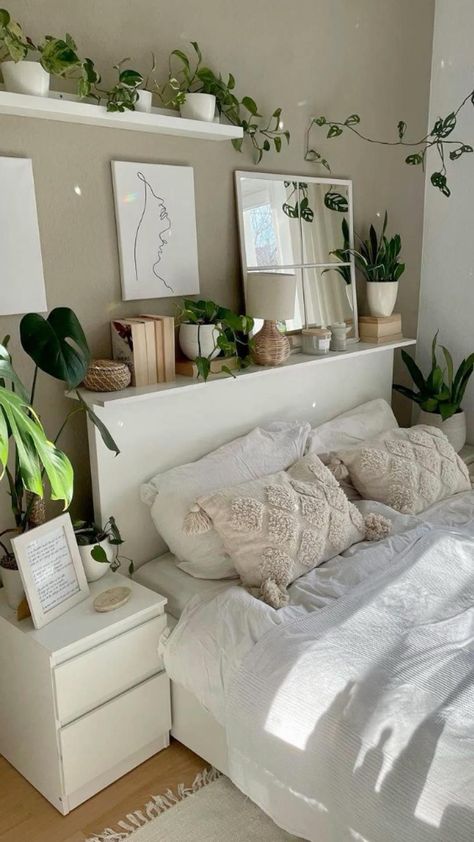 Unique Bedroom Decor Ideas for a Stylish and Comfortable Space Bedroom Inspirations With Plants, Plant Bedroom Aesthetic Boho, Budget-friendly Bedroom Ideas, Plant Bedroom Ideas, Minimalist Bedroom Plants, Dream Room Ideas, Interior Design Tropical, Boho Inspired Bedroom, Diy Plant Shelf