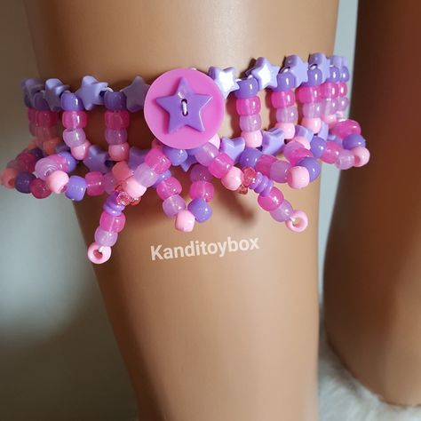 Kandi Garter, Kawaii Kandi, Bead Kandi, Kandi Crafts, Kandi Designs, Moldes Halloween, Thigh Garter, Kandi Inspo, Kandi Cuffs