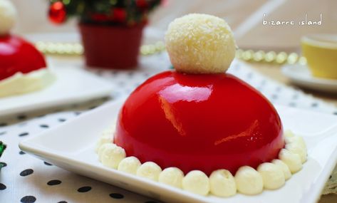 Entremets are multi layered dessert. They are a meticulous process but if you do it accordingly, there will be less stress. Although intimidating, this dessert will WOW most of your guest at the dinner table. We incorporated mirror glaze that is so popular these days~ Learn how to make it with this recipe! Apple Entremet, Fancy Tarts, Christmas Cheesecakes, Island Video, Mousse Cakes, Christmas Cheesecake, Apple Glaze, Christmas Feast, Holiday Cake