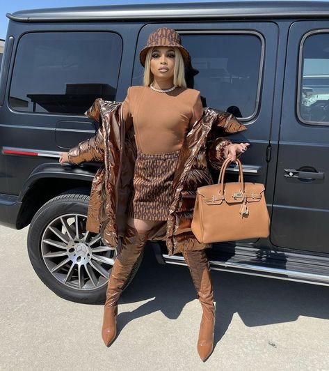 #fashion #designer #beauty #makeuplooks #outfitideas #outfitinspo #birkinbag #brownlooks Alonzo Arnold, Happy Wednesday, Mad Hatter, Influencer, Girl Fashion, Black