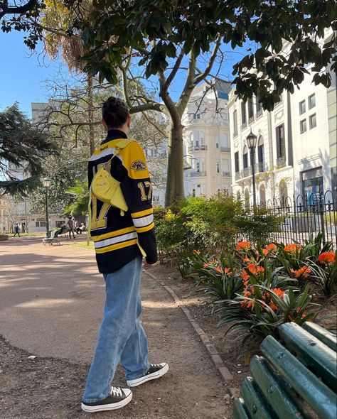 Ootd, hockey jersey, balenciaga dupe🫶🏻 La Kings Jersey Outfit, How To Style Hockey Jerseys, Balenciaga Hockey Jersey, Jersey Outfit Hockey, Hockey Jersey Outfit Woman Oversized, Oversized Hockey Jersey Outfit, Hockey Jersey Outfits, Hockey Outfit Women, Hockey Jersey Outfit Woman