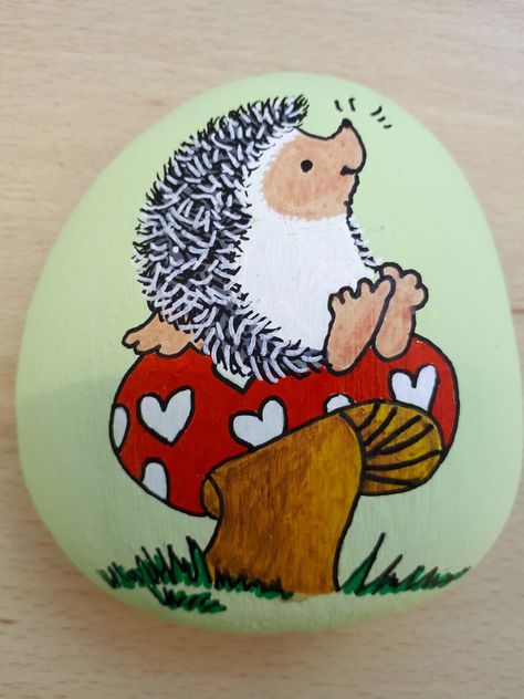 Hedgehog Painted Rocks Ideas, Hedgehog Rock Painting, Baddie Wallpaper Ipad, Hedgehog Painting, Glowing Rocks, Medieval Ruins, Hilarious Images, Art Craft Ideas, Baddie Wallpaper