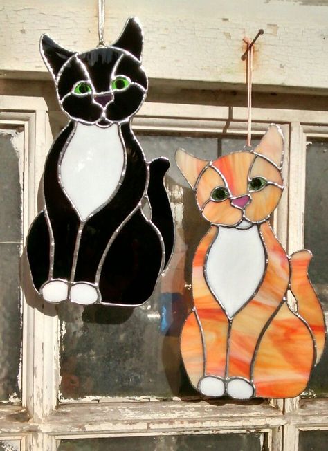 Kat Diy, Cat Stain, Stained Glass Patterns Free, Stained Glass Birds, Wine Glass Art, Glass Art Projects, Stained Glass Ornaments, Stained Glass Suncatchers, Tiffany Glass