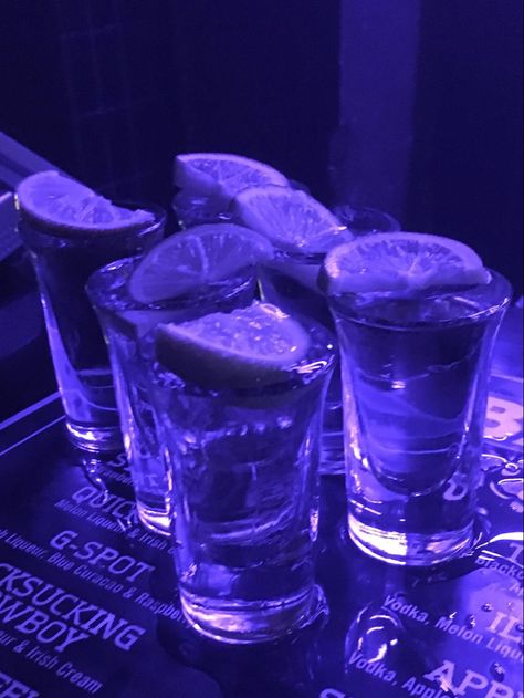 Vodka Shots Aesthetic, Tequila Drinks Aesthetic, Club Drinks Night, Tequila Shots Aesthetic, Bar Aesthetic Night Party, Party Club Nightclub, Tequila Aesthetic, Club Drinks, Insta Dump