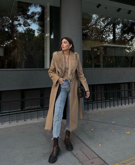 Fur Collar Outfit, Fur Coat Outfits, Faux Fur Coats Outfit, Fur Trench Coat, Fur Coat Outfit, Zara Leather Jacket, Faux Fur Collar Coat, Tan Coat, Fur Collar Coat