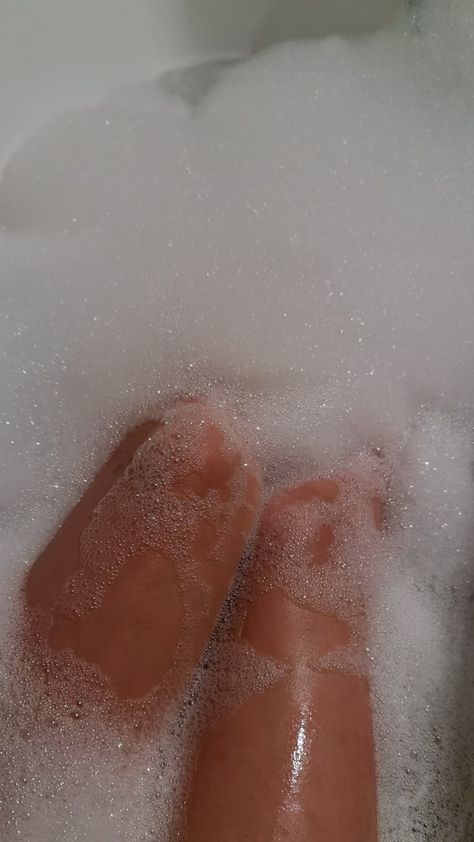 relaxing bath Feminine Hygiene Aesthetic, Bubble Bath Aesthetic, Manifestation 2024, Bath Pics, Bathtub Aesthetic, Bath Pictures, Aesthetic Bath, Taking Bath, Bath Aesthetic