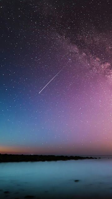 Falling Stars Aesthetic, Falling Stars Wallpaper, Shooting Stars Aesthetic, Shooting Star Aesthetic, Shooting Star Wallpaper, Photo Ciel, Night Sky Photography, Falling Star, Night Sky Wallpaper