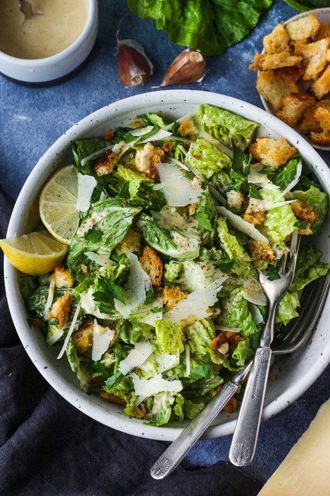 How to make a classic Caesar salad with a creamy tangy dressing, parmesan cheese and homemade croutons. The Best Caesar Salad, Best Caesar Salad, Salad With Homemade Dressing, Feasting At Home, Classic Caesar Salad, Caesar Salad Dressing, Meat Diet, Caesar Salad Recipe, Homemade Lasagna