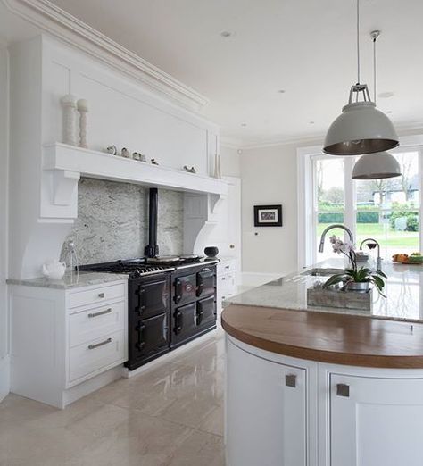 Kitchen Mantle, Aga Kitchen, Aga Cooker, Diy Kitchen Backsplash, Gorgeous Kitchens, Grey Kitchens, Bespoke Kitchens, Kitchen Diner, Luxury Kitchens