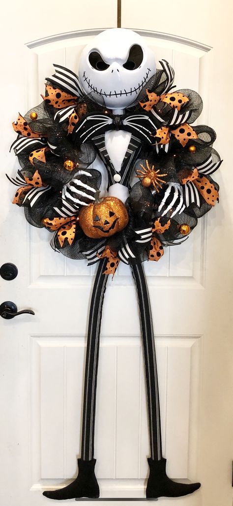 Nightmare Before Christmas Wreath Diy, Jack Skeleton Wreath Diy, Nightmare Before Christmas Wreaths, Jack Skellington Halloween Decor, Jack Skellington Wreath Diy, Jack Skellington Wreath, Oogie Boogie Wreath, Jack Skeleton Wreath, Goth Christmas Wreath