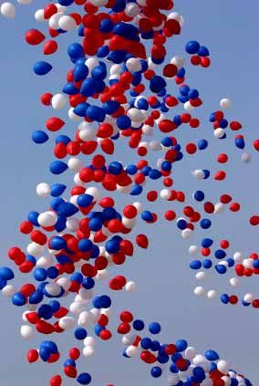 ... White And Blue Balloons, Fall Tables, Work Posters, Americana Summer, Balloon Release, July Wedding, 4th Of July Celebration, Patriotic Holidays, Blue Balloons