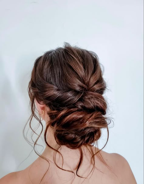 Matric Hairstyles Long Hair, Updo Brown Hair, Fancy Hairstyles For Round Faces, Wedding Up Do Brunette, Dark Brown Hair Updo Wedding, Brown Updo Wedding, Bridesmaid Hair Brown, Romantic Bun, Relaxed Updo Hairstyles