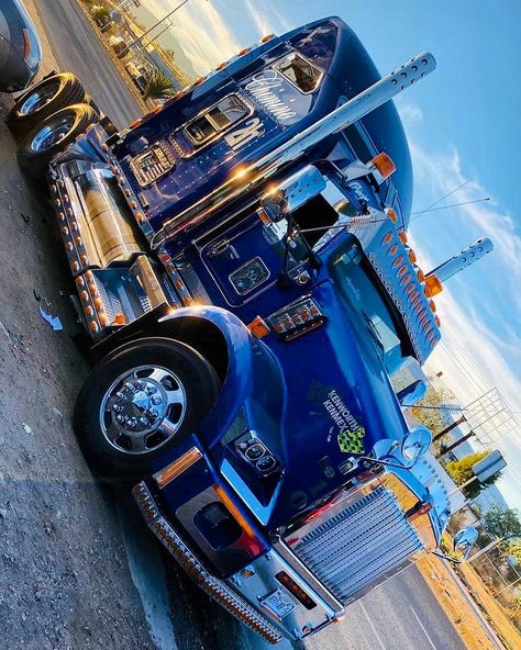 Trucks Cold & Time Pepe's🚛🇲🇽☝️ on Instagram: “🔵👑💎UNO DE LOS CONSENTIDOS, KENWORTH T800💎👑🔵 SÍGANOS EN FACEBOOK: TRUCKS COLD & TIME PEPE'S 🤩🇲🇽🤑Puro Tracto Mamalon🤑🇲🇽🤩 🚛🇲🇽Los Mejores…” Kenworth T800, Hot Trucks, Cold Time, Toyota Supra Mk4, Trailer Truck, Document Sign, February 3, Large Cars, Big Rig