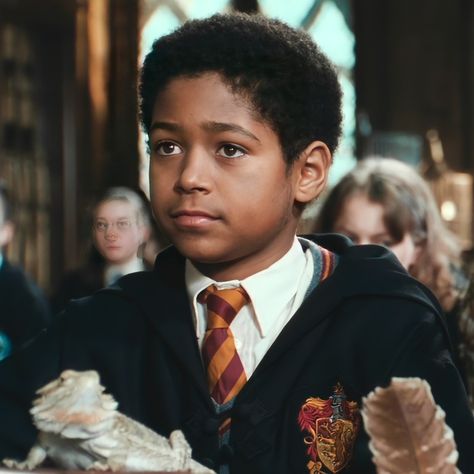 Dean Thomas Icon, Dean Thomas Harry Potter, Alfred Enoch, Dean Thomas, Hogwarts Dr, Fred And George Weasley, 1 Y 2, George Weasley, Harry Potter Universal