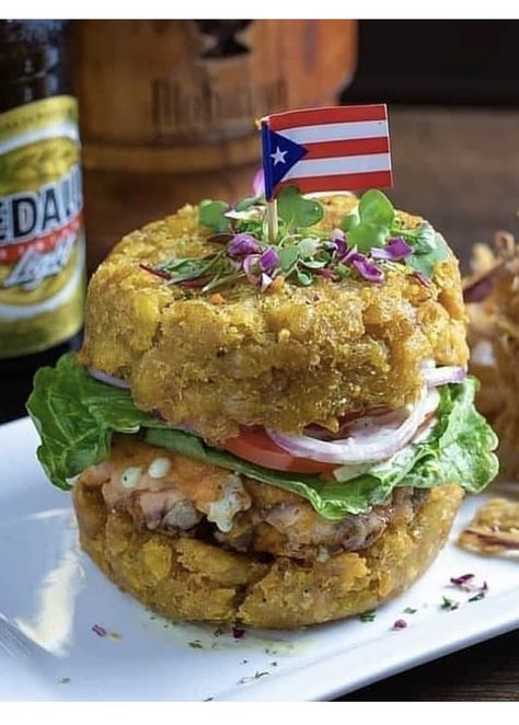 Dominican Republic Food, Dominicano Recipes, Fancy Food Presentation, Recetas Puertorriqueñas, Puerto Rico Food, Puerto Rico Vacation, Spanish Restaurant, Food Truck Business, Puerto Rican Recipes