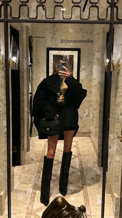 Boots Outfit Fall, High Knee Boots, Givenchy Boots, Fall Boots Outfit, Knee Boots Outfit, Fold Over Boots, Outfits Classy, Fall Boots, Night Out Outfit