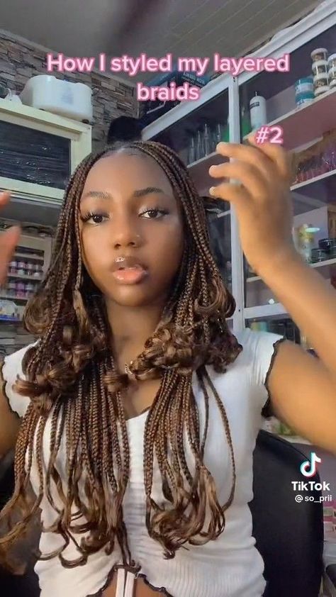 6 Stunning Scarf Hairstyles for Braided Hair Box Braid With Bangs, Layered Braid Hairstyles, Box Braid Bangs, Braids With Bangs For Black Women, Wolfcut Braids, Hairstyles For Braided Hair, Wolf Cut Braids, Hair Braids Tutorials, Curly Knotless