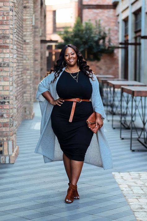 Dressing Up a T-Shirt Dress - YLF Ruched Dress Outfit, Shirt Dress Outfit, Full Figure Fashion, Curvy Plus Size, Plus Size Fashion For Women, Curvy Girl Fashion, Curvy Outfits, Look Plus, Curvy Fashion