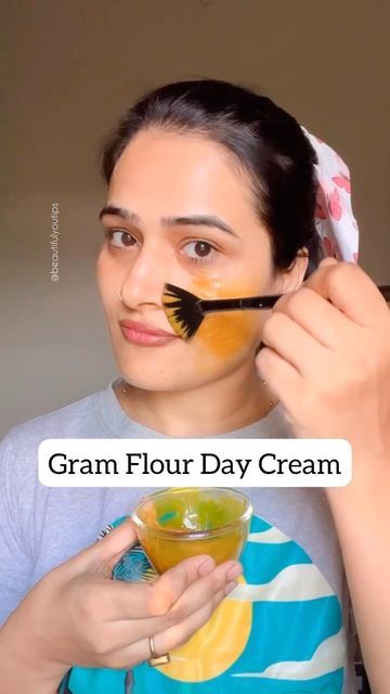 Face Whitening Tips At Home, Tomato Skin Care, Face Whitening Tips, Whitening Face Mask, Remedies For Glowing Skin, Skin Care Home Remedies, Face Whitening, Face Skin Care Routine, Whitening Cream For Face