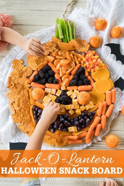 Toddler Halloween Charcuterie Board, Spooky Toddler Snacks, Halloween Toddler Birthday Party, Halloween Toddler Food, Toddler Halloween Snacks, Toddler Halloween Birthday Party, Halloween Toddler Snacks, Halloween Cheeseboard, Toddler Halloween Party Ideas