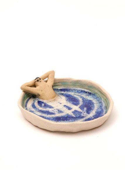 Ceramic Incense Holder, Ceramics Pottery Art, Ceramics Projects, Clay Art Projects, Ceramics Ideas Pottery, Sculpture Clay, Clay Ceramics, Ceramic Clay, Diy Clay