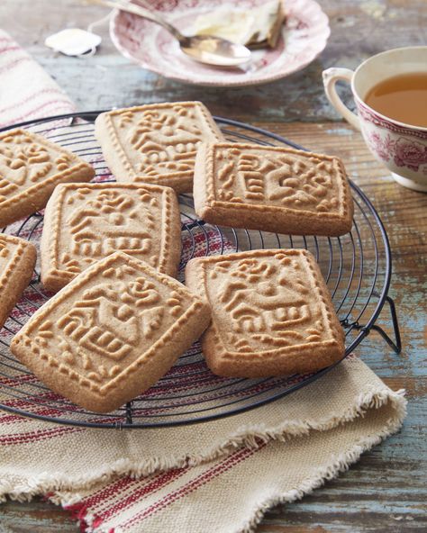 countryliving Speculaas Cookies Recipe, Festive Cookies, Almond Flavor, Spice Cookies, Best Cookie Recipes, Toasted Pecans, Chocolate Coconut, Cookies Recipes Christmas, Cookies Recipe