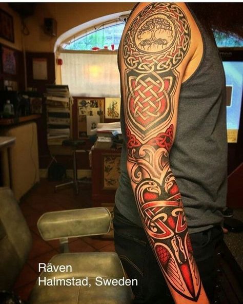 Celtic Sleeve Tattoos, Celtic Tattoos For Men, Scottish Tattoos, Tatoo 3d, Celtic Tattoo Designs, Scandinavian Tattoo, Viking Tattoo Sleeve, Celtic Cross Tattoos, Armor Tattoo