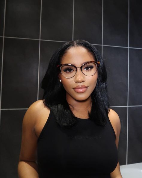 Relaxed Hair Black Women, Styles For Relaxed Hair, Zeelool Glasses, Relaxed Hairstyles, Girl Glasses, Glasses Inspiration, Curly Styles, Hair Black Women, Glasses Makeup