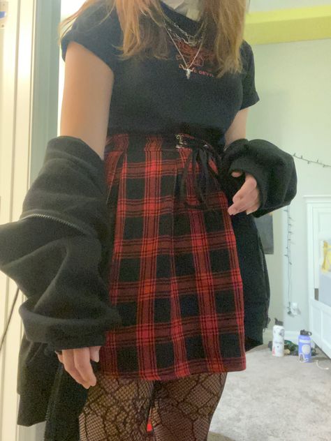 Hot Topic Fashion, Black Emo Skirt For Concert, Hot Topic Outfits Aesthetic, Hot Topic Outfits Skirts, Hot Topic Aesthetic, Hot Topic Outfits, Hot Topic Skirts, Pink Plaid Skirt Outfit Grunge, Plaid Skirt Emo Outfit