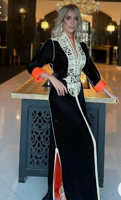 Moroccan Clothing, Elie Saab Couture, Elegant Dresses Classy, Moroccan Caftan, Indian Dresses, Traditional Outfits, Elegant Dresses, Formal Dresses Long, Evening Dresses