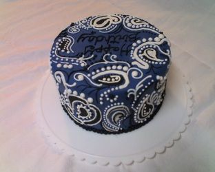 Blue Paisley Birthday Cake Paisley Cake, Country Western Decor, Cake Tips, Purple Paisley, Food Stuff, Western Decor, Blue Paisley, Cake Art, Training Courses