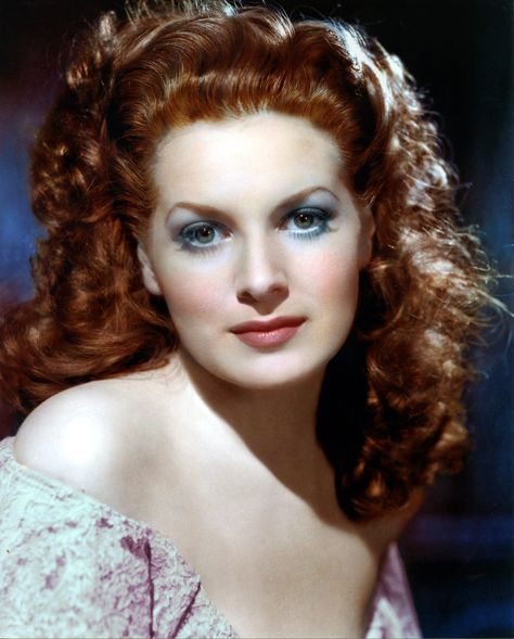 Maureen O'Hara - color by Chip Springer Maureen Ohara, Maureen O Hara, Maureen O'hara, Old Hollywood Movie, Black And White Movie, Classic Movie Stars, Glamour Photo, Rita Hayworth, Hollywood Icons